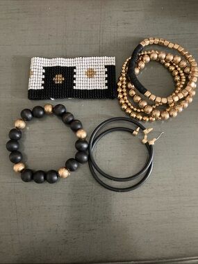 Black and Gold Mixed-Material Women’s Bracelet Set
